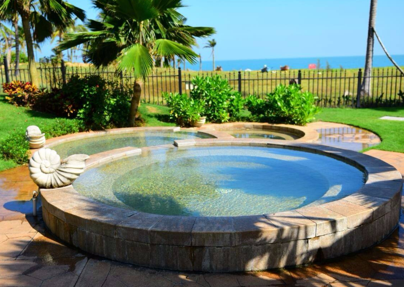 凝心聚力，再創(chuàng  )輝煌---公司組織到溫泉假日酒店團建活動(dòng)